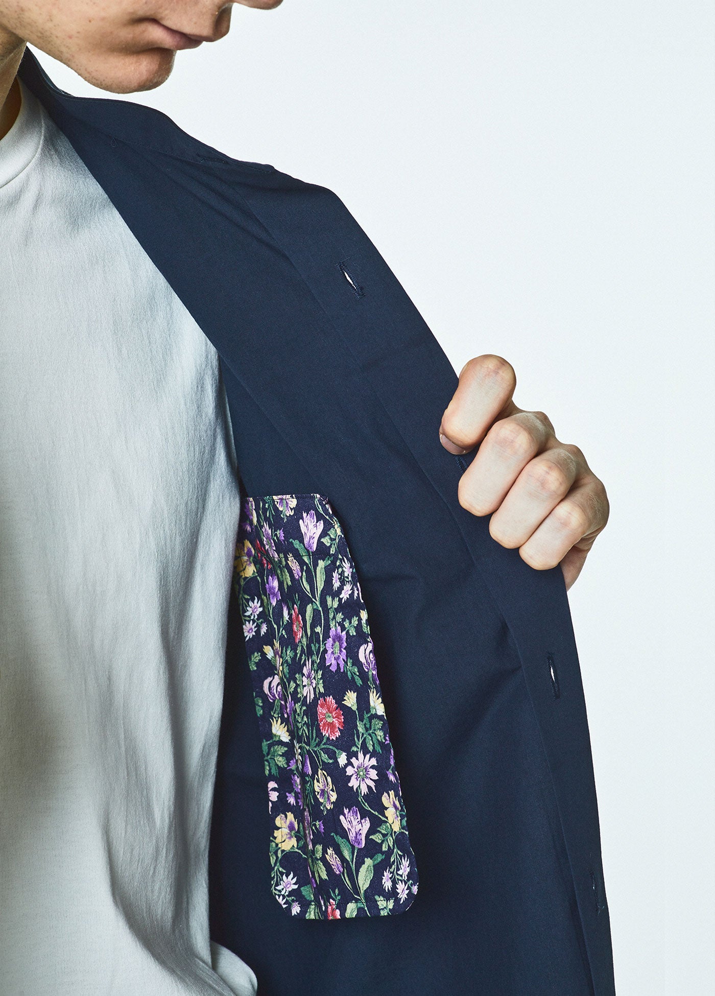 [Unisex] 202304_FLOLA SLEEVE(NAVY)